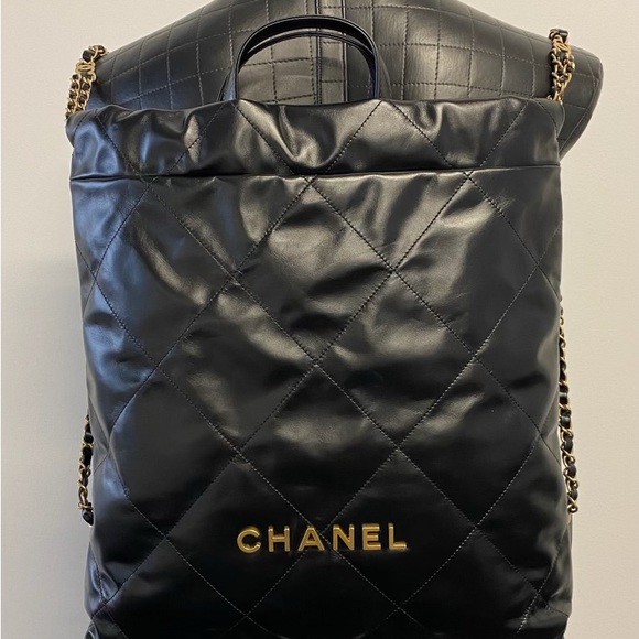 CHANEL 22B 22 Backpack Black Gold Hardware PRISTINE Full Set - Picture 8 of 15
